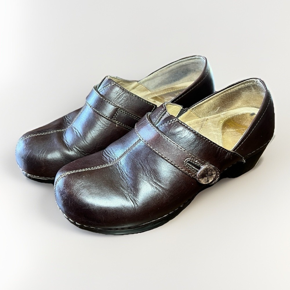 Dansko Solstice Brown Leather Split Toe Button Strap Clogs Sz‎ 39, US 8.5-9